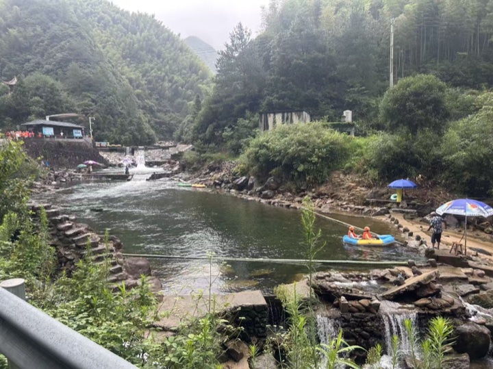 湖州安吉龙王潭溯溪旅行照片 5