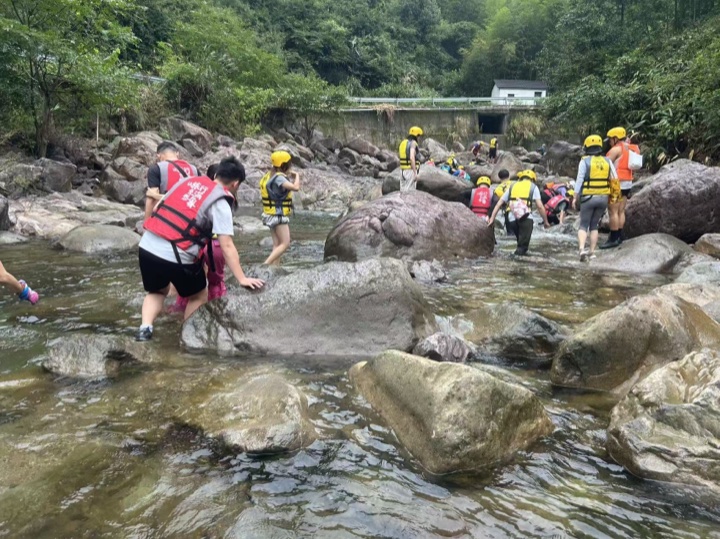 湖州安吉龙王潭溯溪旅行照片 9