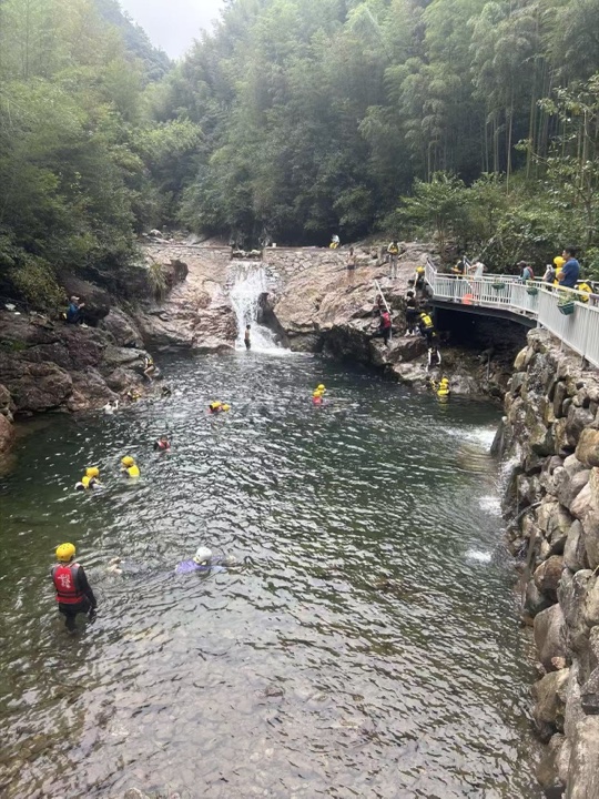 湖州安吉龙王潭溯溪旅行照片 27