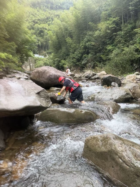 湖州安吉龙王潭溯溪旅行照片 32